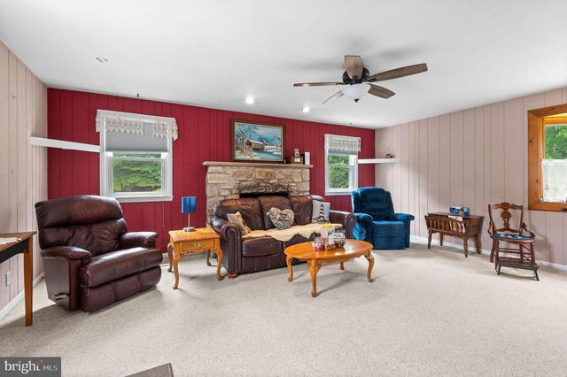 923 CARLIN DR, Southampton, PA 18966