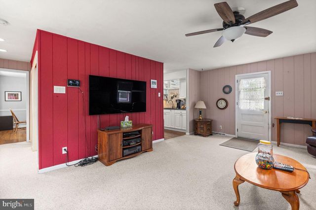 923 CARLIN DR, Southampton, PA 18966