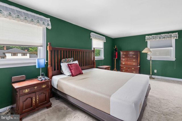 923 CARLIN DR, Southampton, PA 18966