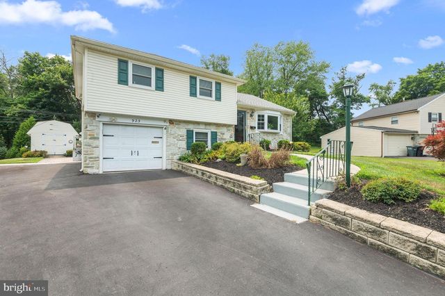 923 CARLIN DR, Southampton, PA 18966