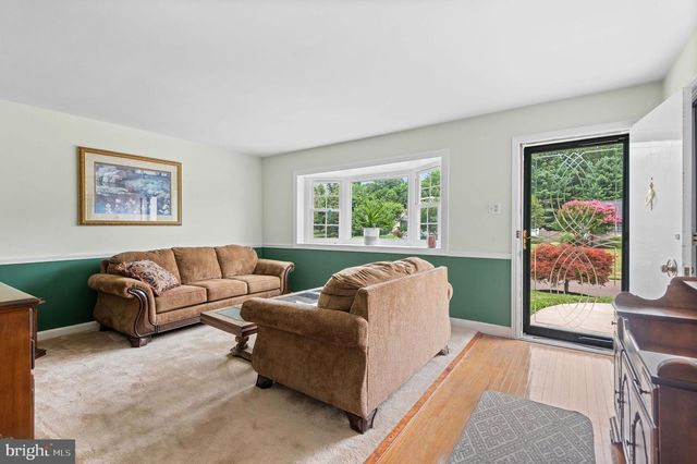 923 CARLIN DR, Southampton, PA 18966