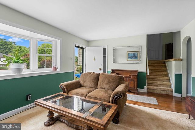 923 CARLIN DR, Southampton, PA 18966