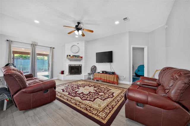 11719 Acadian Drive, Houston, TX 77099