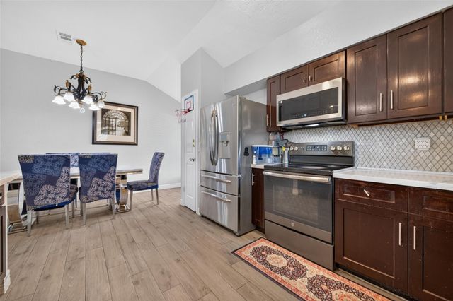 11719 Acadian Drive, Houston, TX 77099