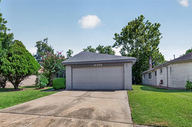 11719 Acadian Drive, Houston, TX 77099