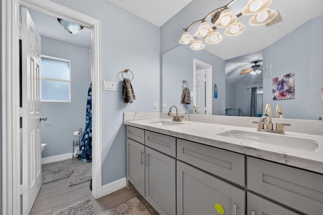 11719 Acadian Drive, Houston, TX 77099