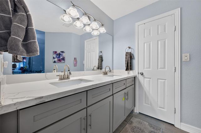 11719 Acadian Drive, Houston, TX 77099