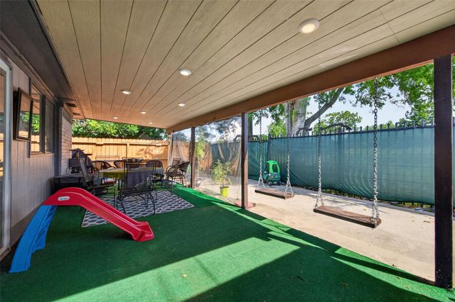 11719 Acadian Drive, Houston, TX 77099