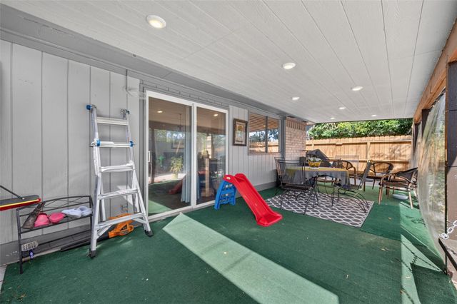 11719 Acadian Drive, Houston, TX 77099