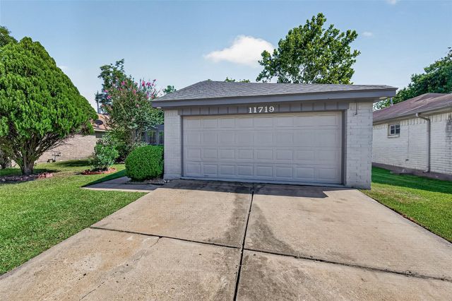11719 Acadian Drive, Houston, TX 77099