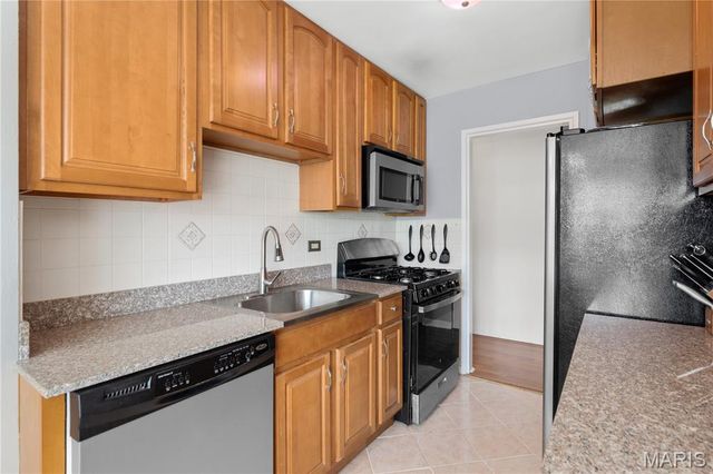 4466 W Pine Boulevard 6G, St Louis, MO 63108