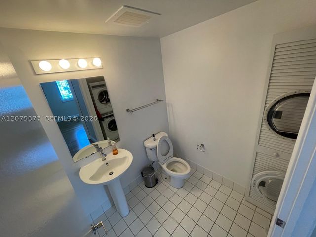 601 NE 36th St 1209, Miami, FL 33137