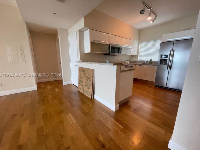 601 NE 36th St 1209, Miami, FL 33137