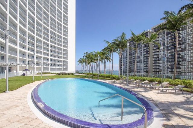 601 NE 36th St 1209, Miami, FL 33137