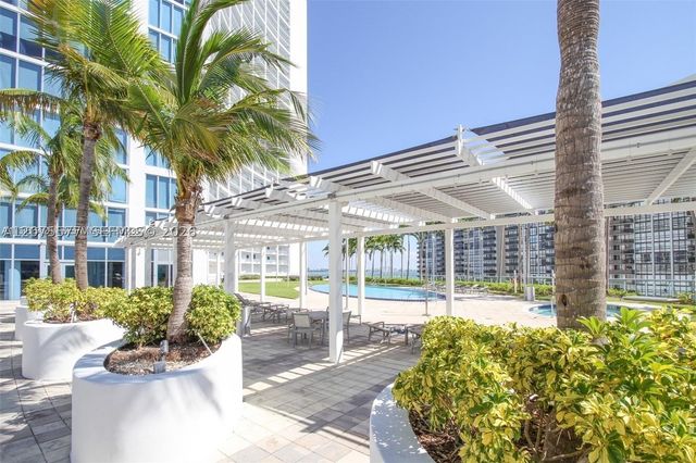 601 NE 36th St 1209, Miami, FL 33137