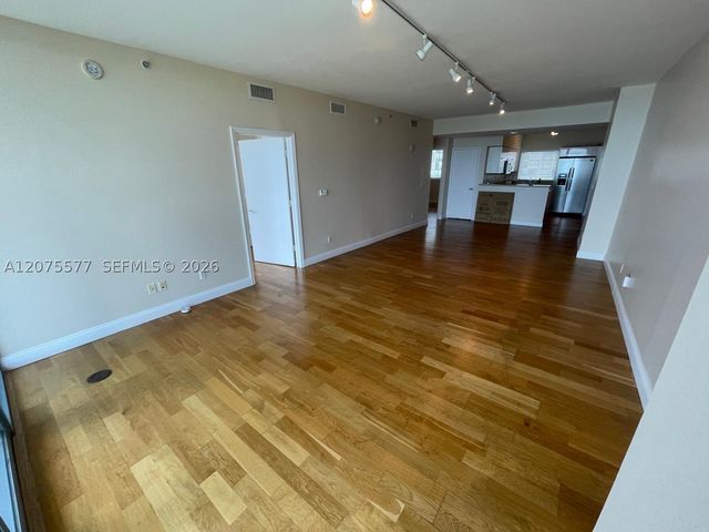 601 NE 36th St 1209, Miami, FL 33137