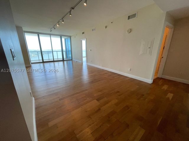 601 NE 36th St 1209, Miami, FL 33137