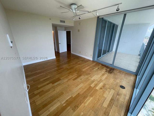 601 NE 36th St 1209, Miami, FL 33137