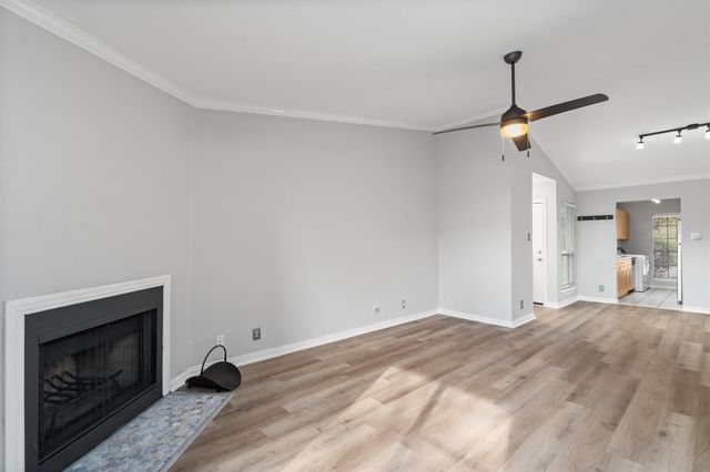 1601 Faro DR 704, Austin, TX 78741