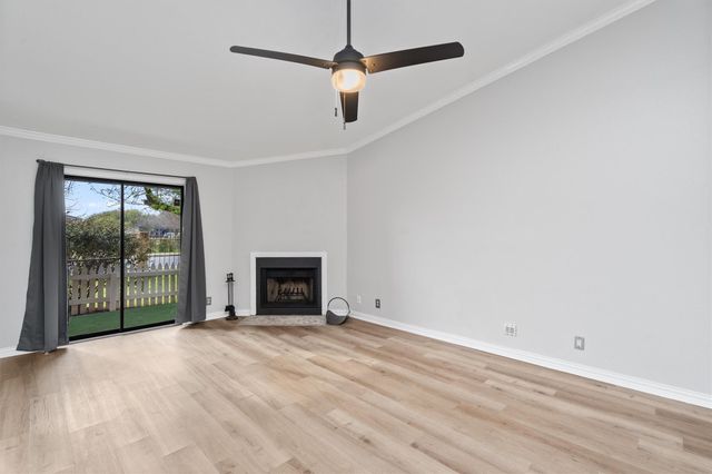 1601 Faro DR 704, Austin, TX 78741