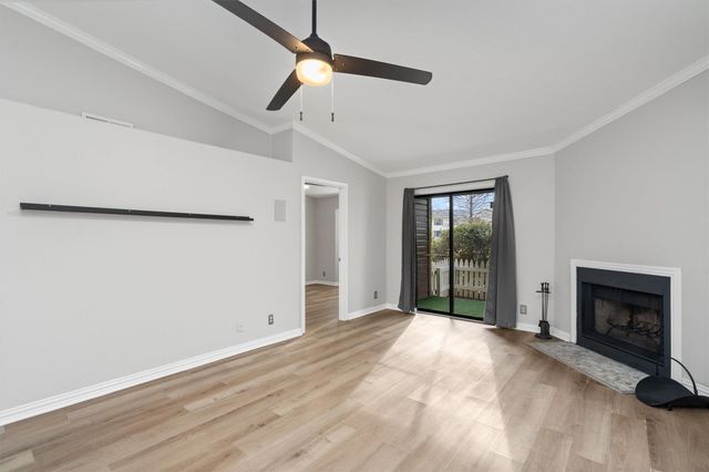 1601 Faro DR 704, Austin, TX 78741