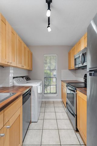 1601 Faro DR 704, Austin, TX 78741