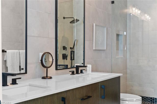 850 Central AVE 311, Naples, FL 34102