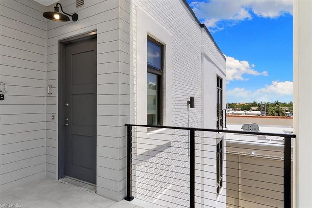 850 Central AVE 311, Naples, FL 34102