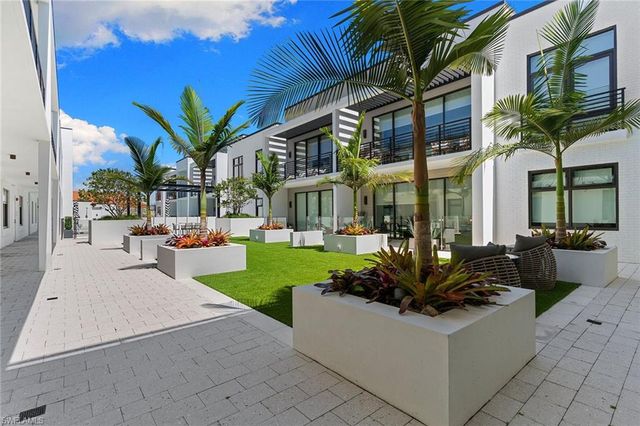 850 Central AVE 311, Naples, FL 34102