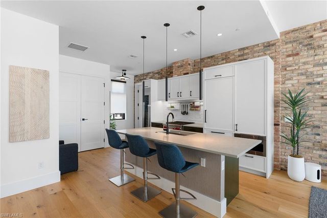 850 Central AVE 311, Naples, FL 34102