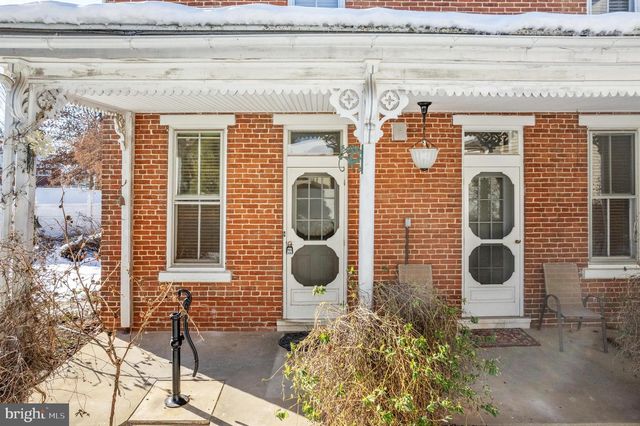 240 FRANKLIN ST #2, Alburtis, PA 18011