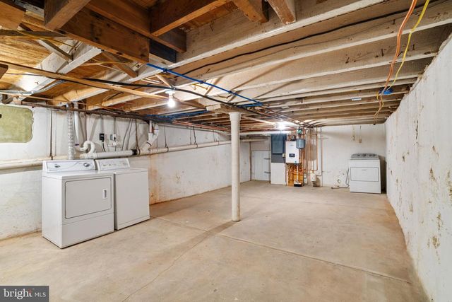 240 FRANKLIN ST #2, Alburtis, PA 18011