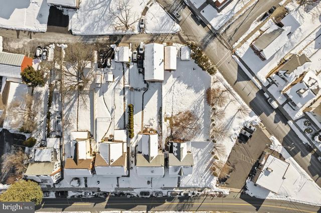 240 FRANKLIN ST #2, Alburtis, PA 18011