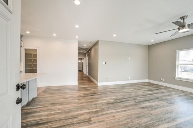 1025 Arizona Drive, Cleveland, TX 77327