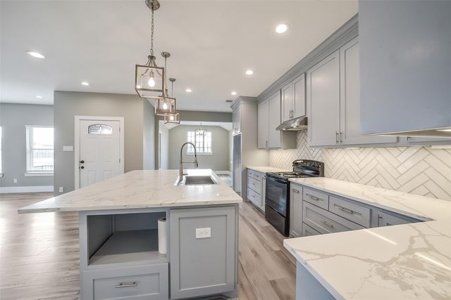 1025 Arizona Drive, Cleveland, TX 77327