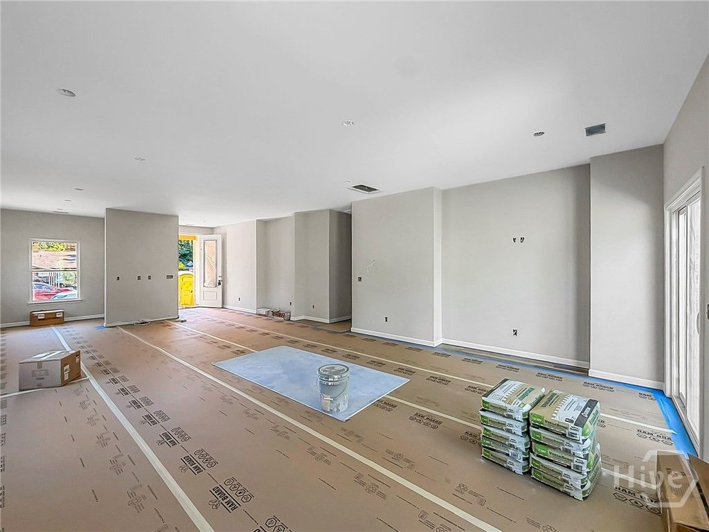 Image 3 of property listing at 1205 1/2 E 71ST Street, Savannah, GA 31404