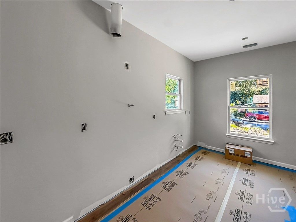 Image 4 of property listing at 1205 1/2 E 71ST Street, Savannah, GA 31404
