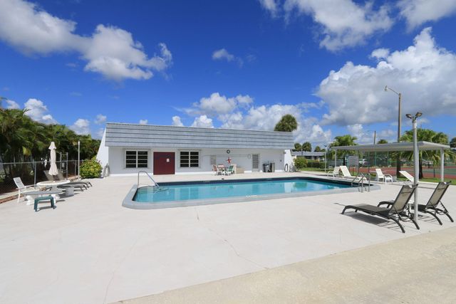 2886 Fernley Drive E 91, West Palm Beach, FL 33415