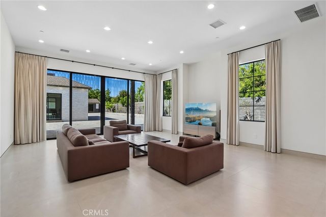 17363 Chase Street, Northridge, CA 91325