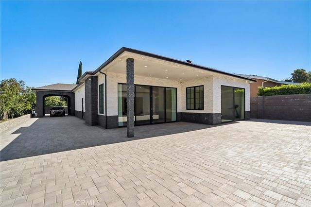17363 Chase Street, Northridge, CA 91325