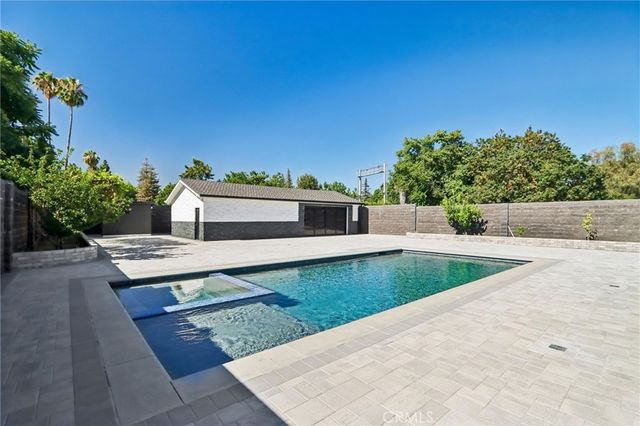 17363 Chase Street, Northridge, CA 91325