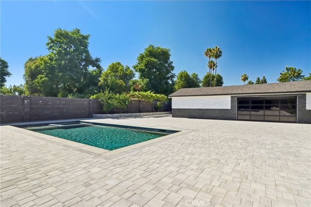 17363 Chase Street, Northridge, CA 91325