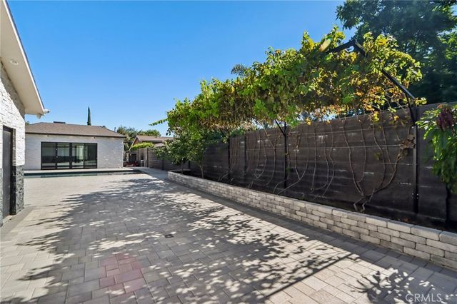 17363 Chase Street, Northridge, CA 91325