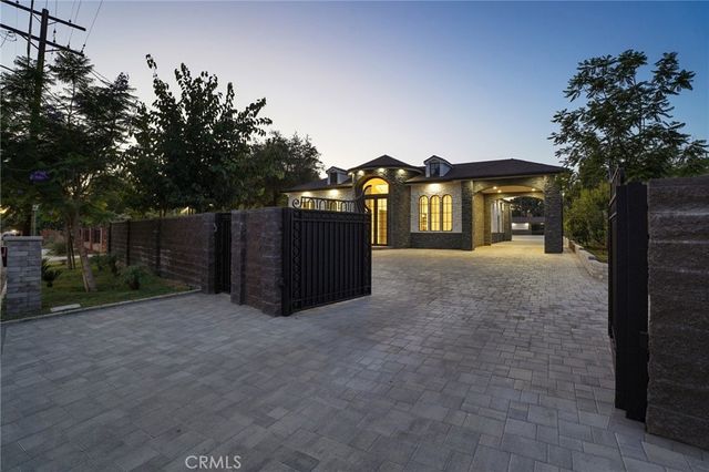 17363 Chase Street, Northridge, CA 91325