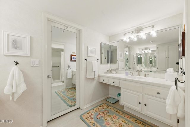 18751 Hatteras Street 13, Tarzana, CA 91356