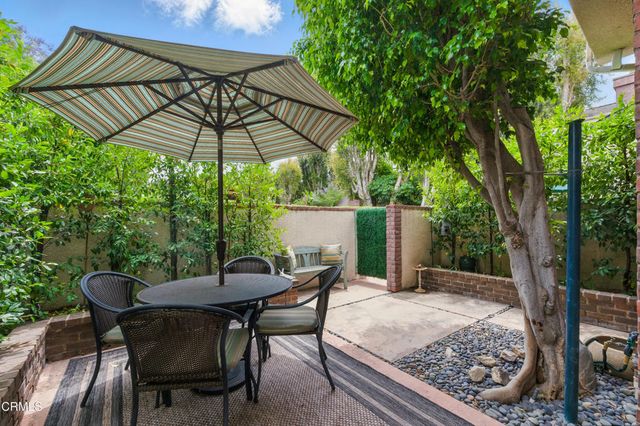 18751 Hatteras Street 13, Tarzana, CA 91356