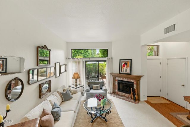 18751 Hatteras Street 13, Tarzana, CA 91356