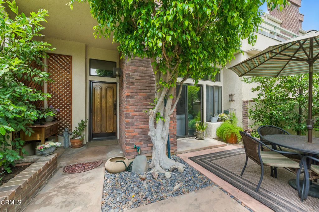 18751 Hatteras Street 13, Tarzana, CA 91356