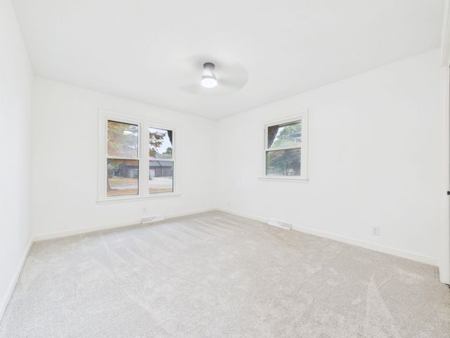 7926 E Killarney Pl, Wichita, KS 67206
