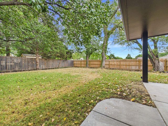 7926 E Killarney Pl, Wichita, KS 67206